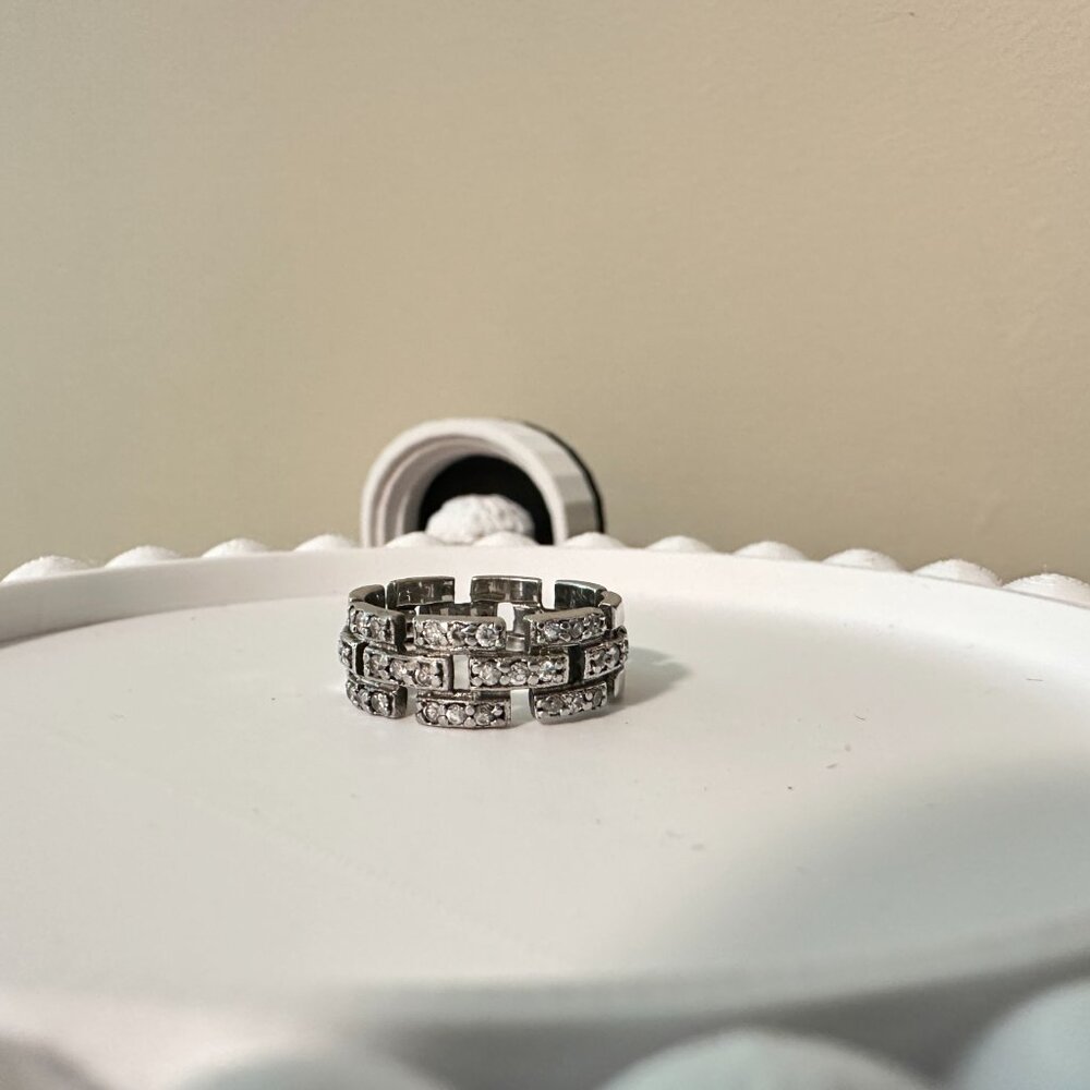 Sterling Silver Ring With Interlocking Design Siz… - image 4